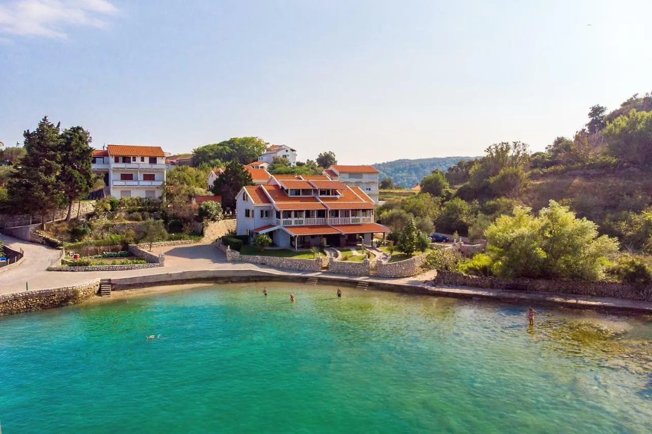 Villas Kampor 0*,  Croatia